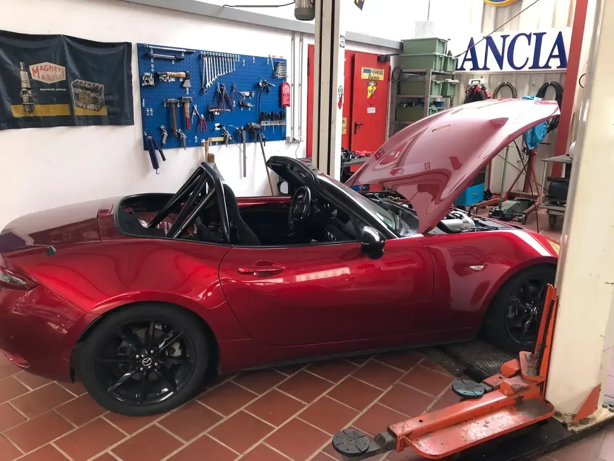 Gebraucht Mazda MX5 184 PS (135 kW) 2019 Rot Cabrio