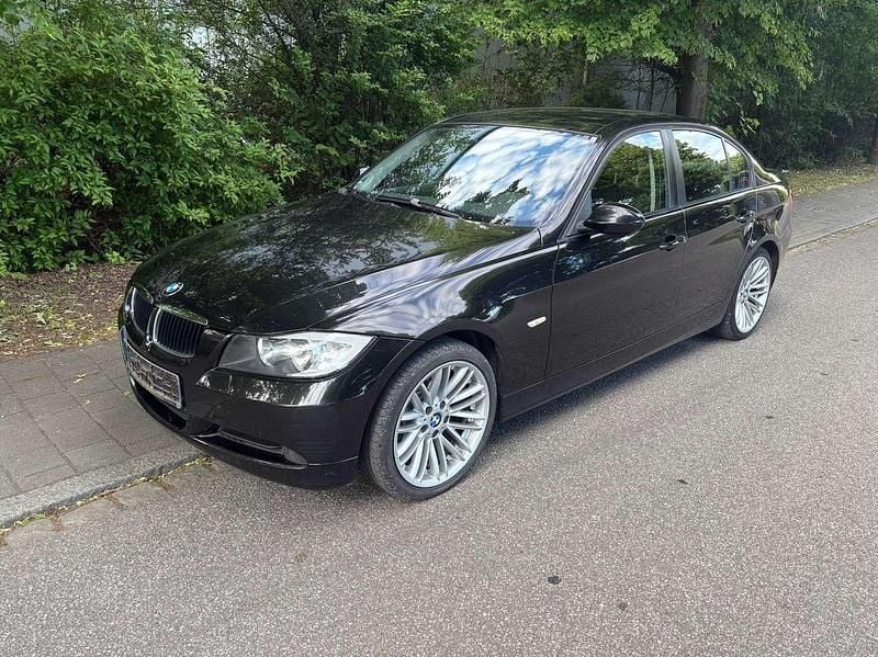 Schwarz Gebraucht 2006 BMW 320 Limousine | 3.700 € (Guter Preis) - Bild 1/4
