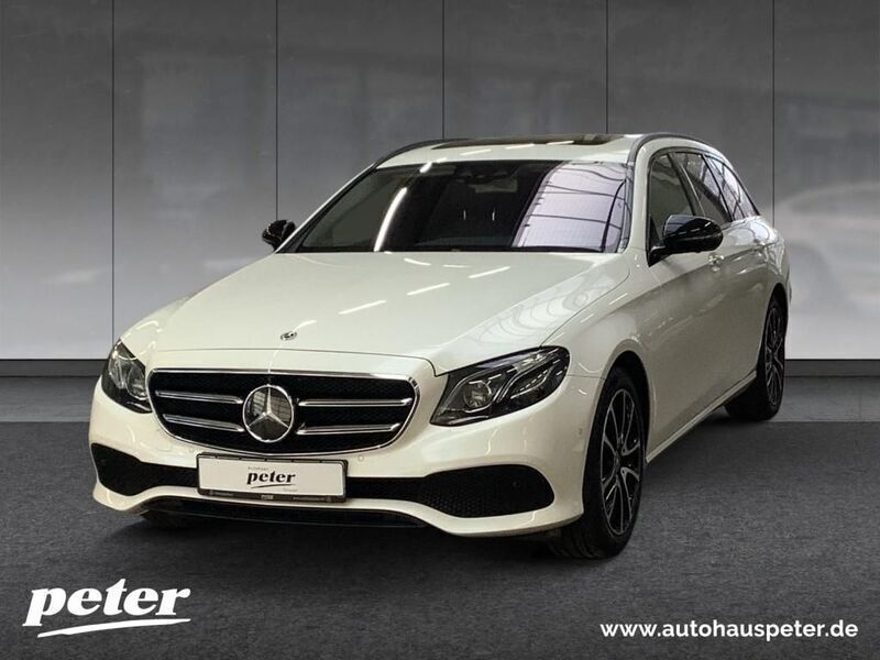Weiß Gebraucht 2018 Mercedes E200 Night Kombi | 21.610 € (Guter Preis) - Bild 1/4