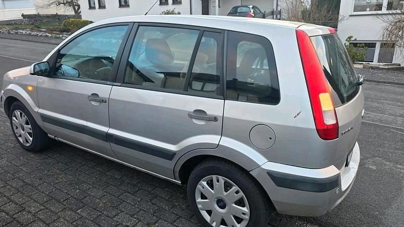 Gebraucht Ford Fusion 101 PS (74 kW) 2005 Silber Kleinwagen