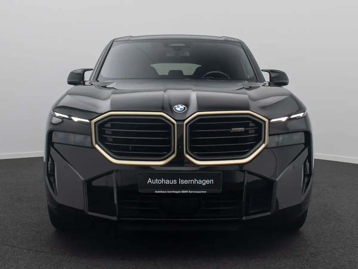 Używany BMW XM Performance 653 KM (480 kW) 2024 Czarny SUV