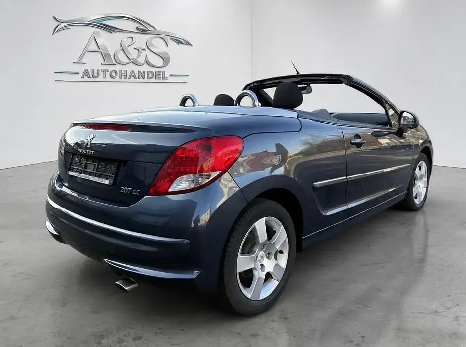 Gebraucht Peugeot 207 CC Platinum 111 PS (81 kW) 2012 Blau Cabrio