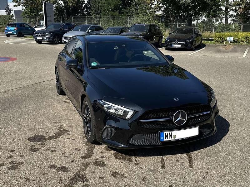 Gebraucht Mercedes A200 Progressive 163 PS (119 kW) 2018 Schwarz Limousine