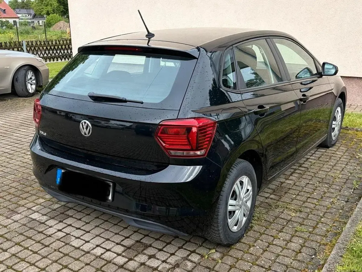 Gebraucht VW Polo 75 PS (55 kW) 2018 Schwarz Kleinwagen