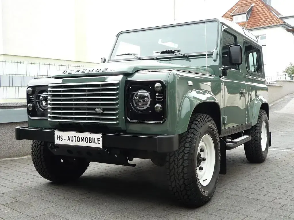 Gebraucht Land Rover Defender SE 122 PS (89 kW) 2015 Grün SUV