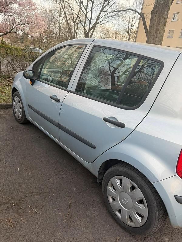 Gebraucht Renault Modus 119 PS (87 kW) 2005 Silber Van / Kleinbus