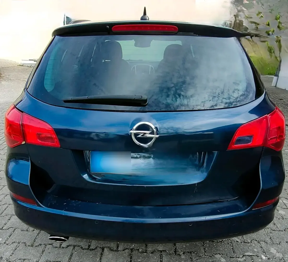 Second-hand Opel Astra 120 CP (88 kW) 2011 Albastru Break