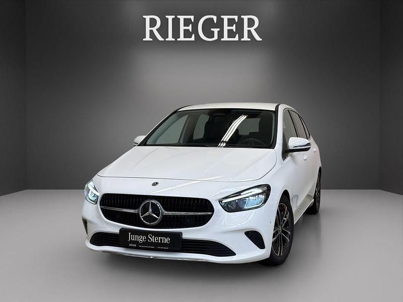 Weiß Gebraucht 2024 Mercedes B200 Progressive Van / Kleinbus | 29.699 € (Superpreis) - Bild 1/4