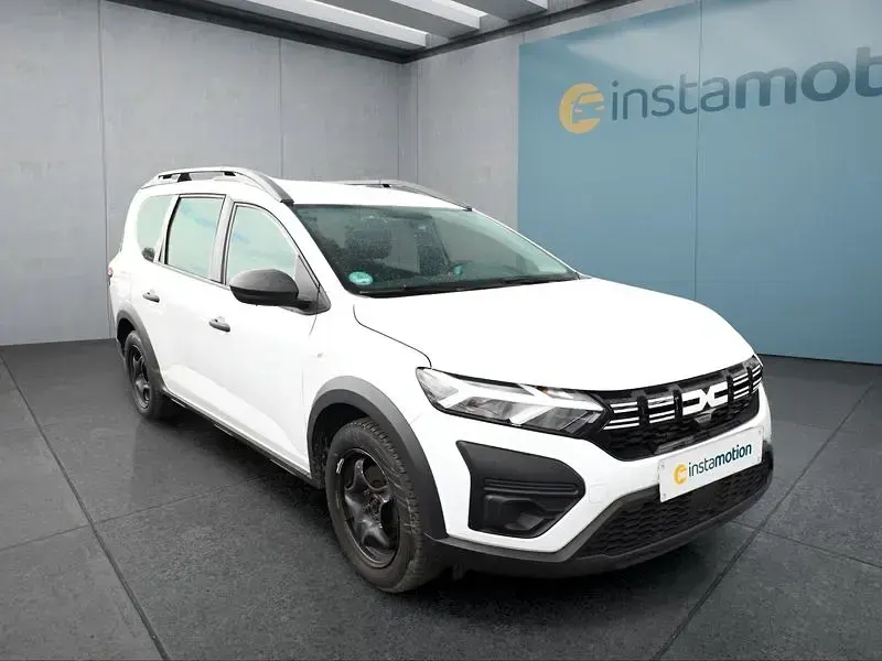 Gebraucht Dacia Jogger 101 PS (74 kW) 2023 Weiß Van / Kleinbus