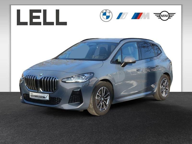 Grau Gebraucht 2022 BMW 218 Active Tourer M Sport Van / Kleinbus | 26.850 € (Teuer) - Bild 1/4