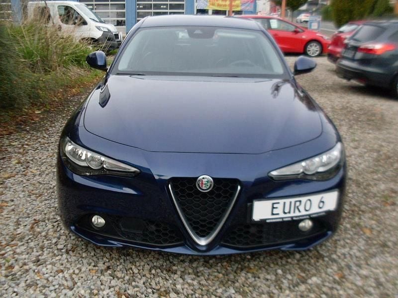 Blau Gebraucht 2016 Alfa Romeo Giulia Super Limousine | 14.950 € (Guter Preis) - Bild 1/4