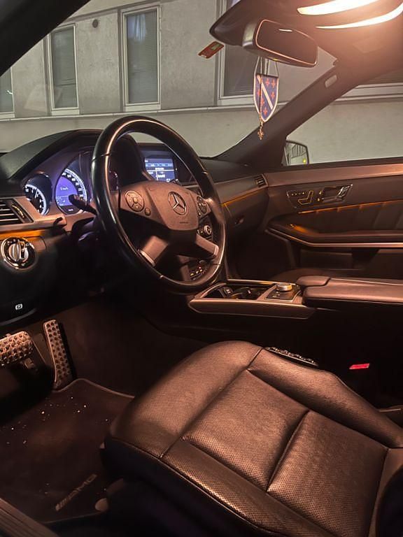 Gebraucht Mercedes E350 Avantgarde 231 PS (169 kW) 2009 Silber Limousine