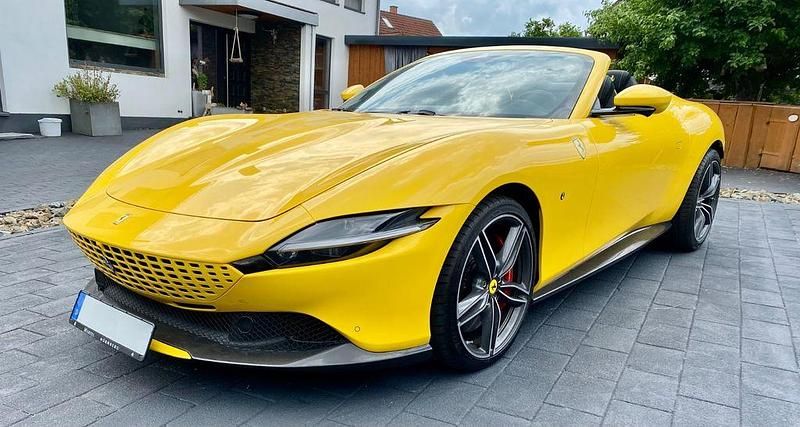 Gelb Neu 2024 Ferrari Roma Coupé | 269.890 € - Bild 1/4