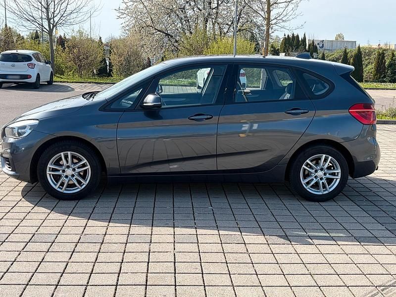 Gebraucht BMW 218 Advantage 136 PS (100 kW) 2017 Schwarz Kombi