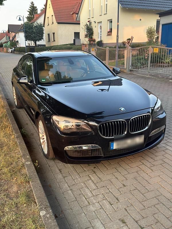 Schwarz Gebraucht 2010 BMW 730 M Sport Limousine | 16.900 € (Fairer Preis) - Bild 1/4