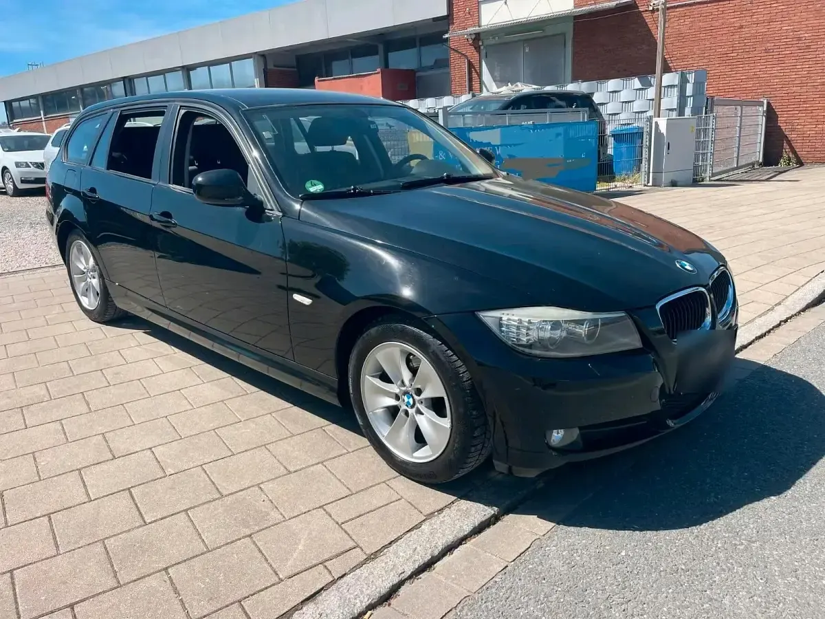 Gebraucht BMW 318 143 PS (105 kW) 2009 Schwarz Kombi