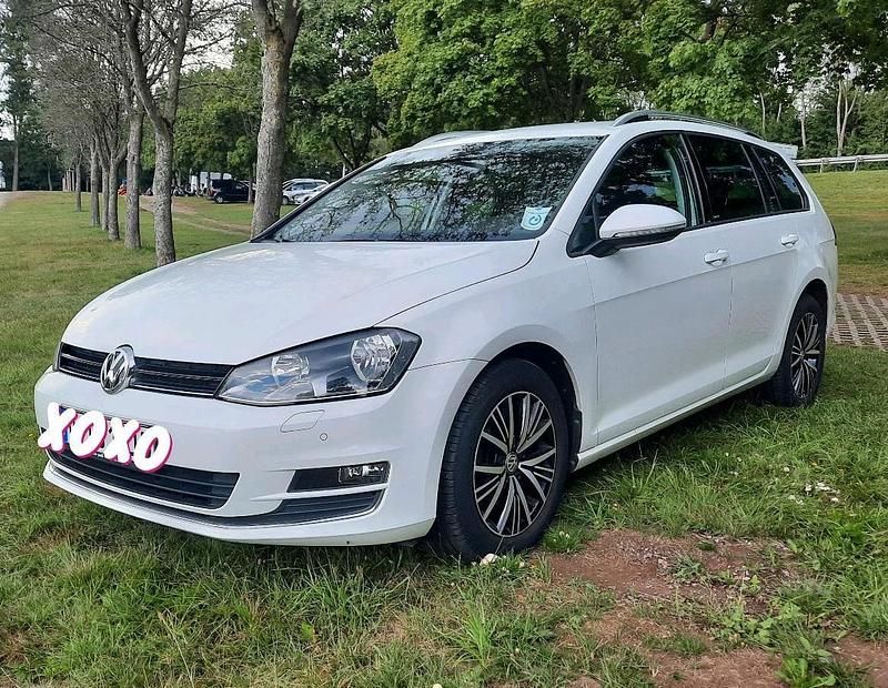 Weiß Gebraucht 2016 VW Golf VII Allstar Kombi | 11.900 € (Teuer) - Bild 1/4