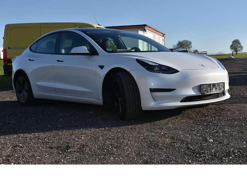 Second-hand Tesla Model 3 366 kW (498 CP) 2022 Alb Berlinǎ