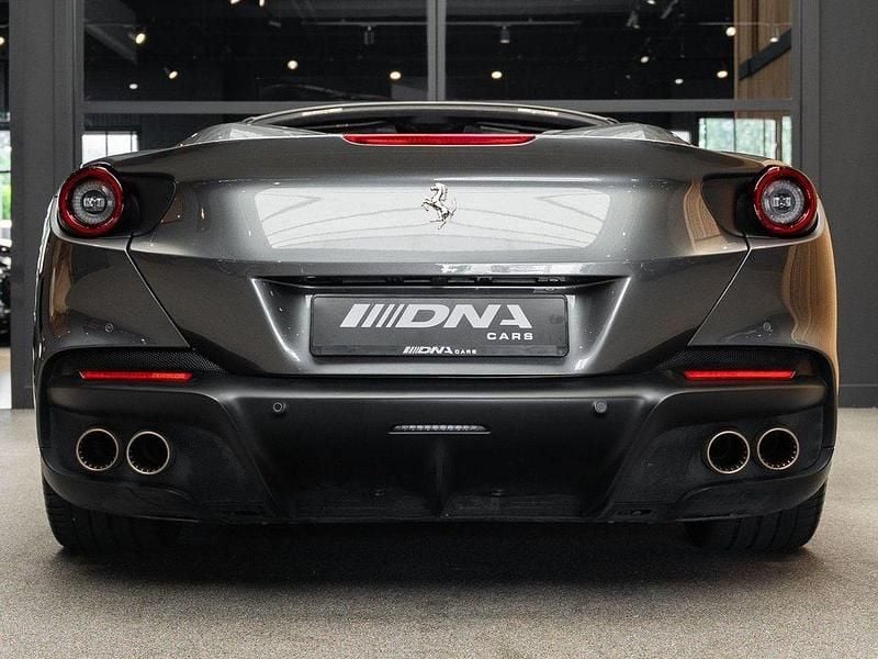 Gebraucht Ferrari Portofino 620 PS (456 kW) 2023 Grau Cabrio