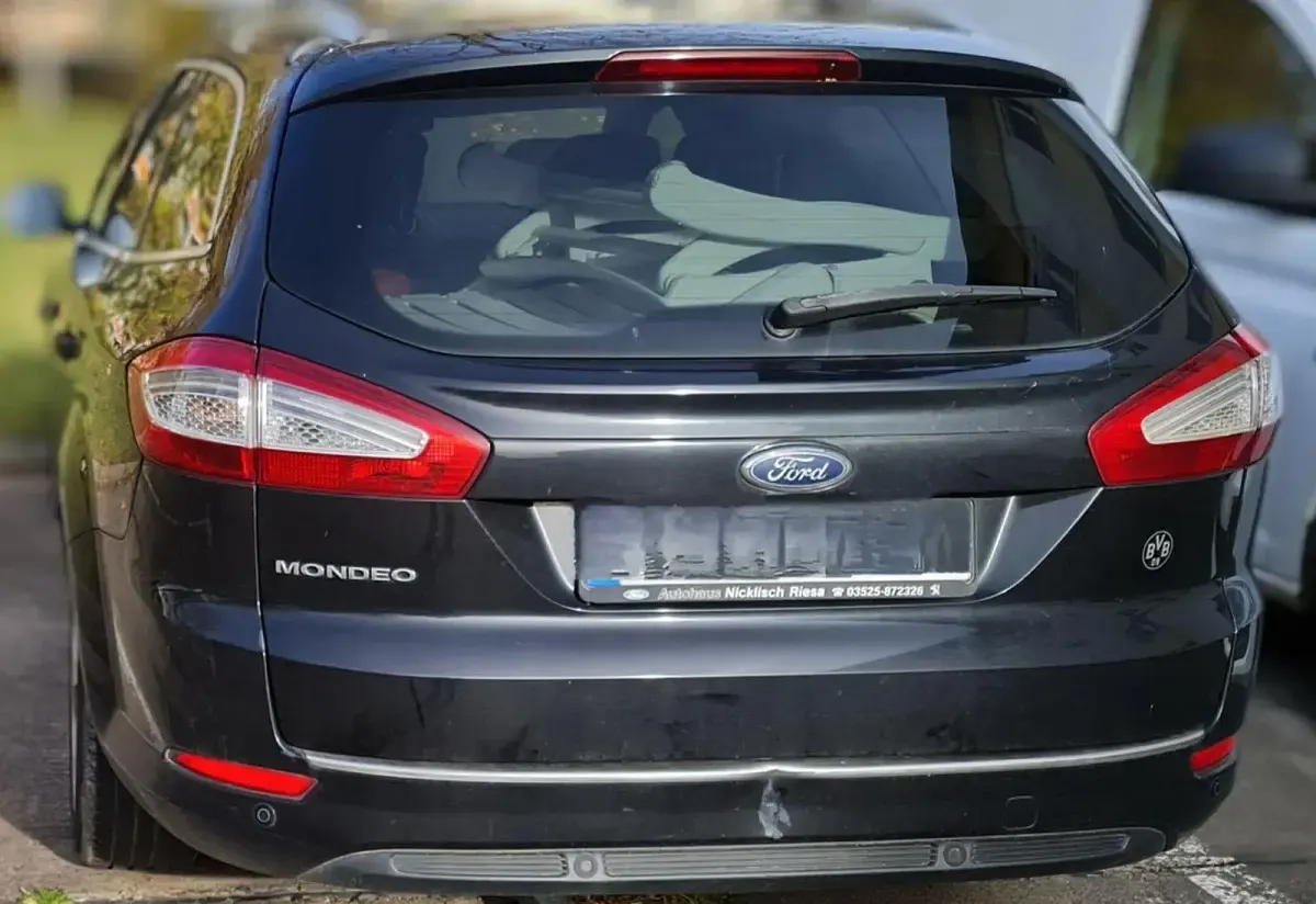 Usado Ford Mondeo Titanium 163 CV (119 kW) 2012 Negro Familiar