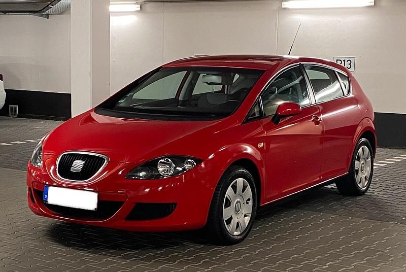 Rot Gebraucht 2007 Seat Leon Limousine | 3.490 € (Fairer Preis) - Bild 1/4