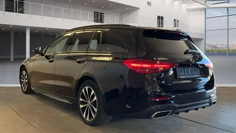 Gebraucht Mercedes C300e AMG 313 PS (230 kW) 2023 Schwarz Limousine