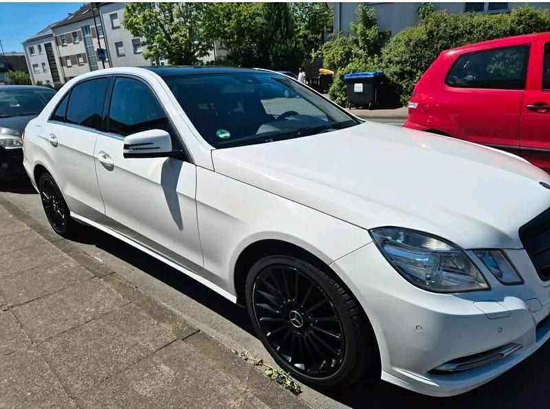 Gebraucht 2013 Mercedes E220 Limousine | 11.000 € (Fairer Preis) - Bild 1/4