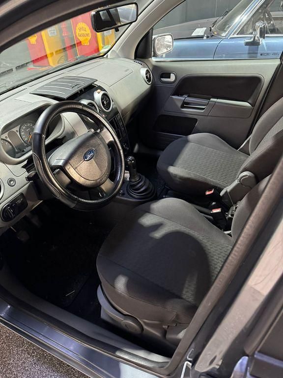 Gebraucht Ford Fusion 80 PS (58 kW) 2003 Grau Limousine