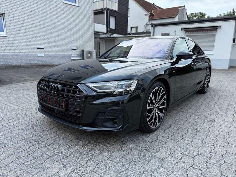 Grau Gebraucht 2023 Audi A8 S-Line Limousine | 64.663 € (Fairer Preis) - Bild 1/4
