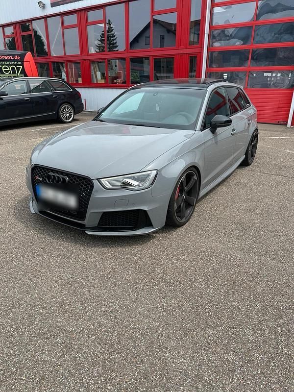 Grau Gebraucht 2016 Audi RS3 Performance Kleinwagen | 39.800 € (Teuer) - Bild 1/4