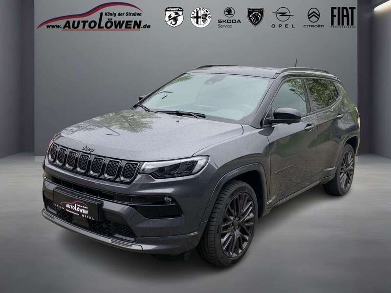 Grau Gebraucht 2022 Jeep Compass SUV | 26.700 € (Etwas zu teuer) - Bild 1/4