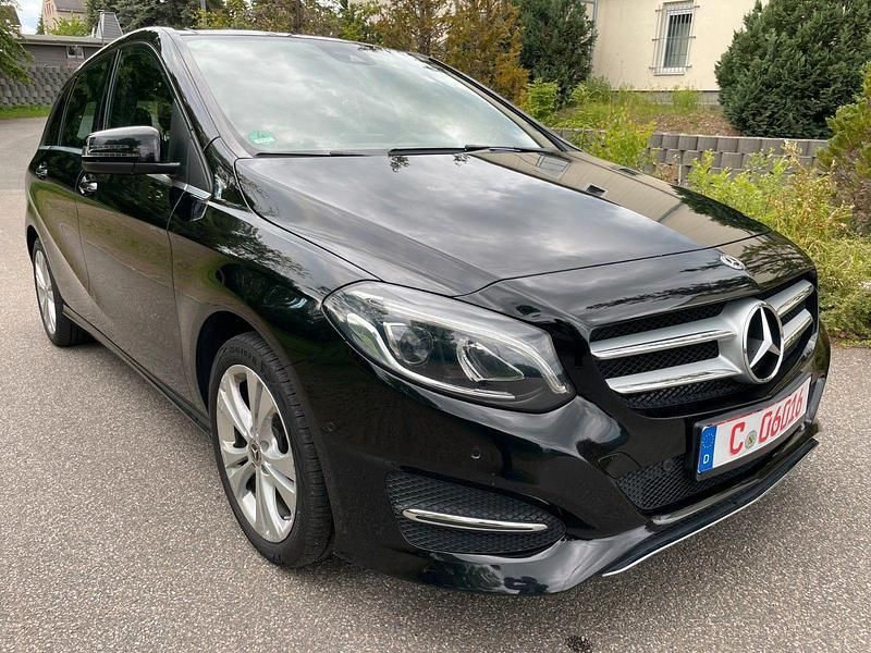 Gebraucht Mercedes 200 AMG 136 PS (100 kW) 2017 Schwarz Kombi