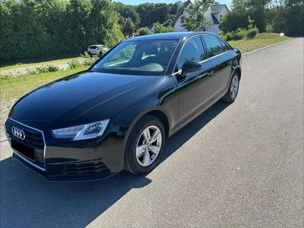 Gebraucht Audi A4 Ambiente 150 PS (110 kW) 2018 Schwarz Limousine
