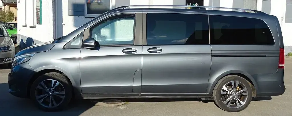 Gebraucht Mercedes V220 Edition 163 PS (119 kW) 2015 Grau Van / Kleinbus