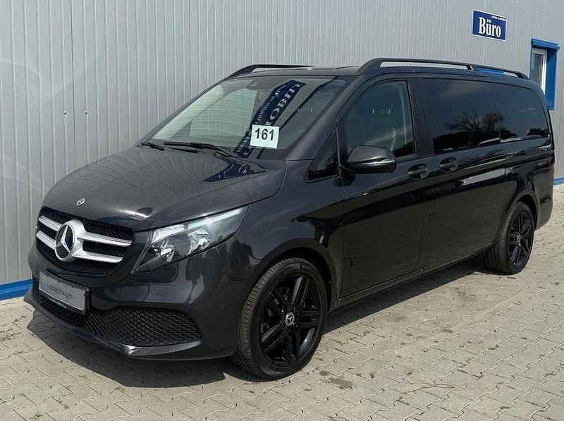 Graphitgrau metallic dunkel Gebraucht 2020 Mercedes V300 Van / Kleinbus | 43.999 € (Superpreis) - Bild 1/4