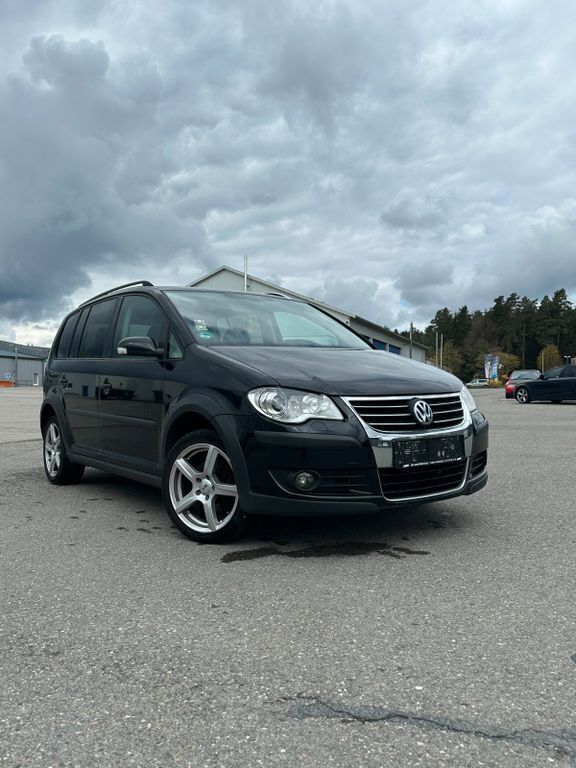 Schwarz Gebraucht 2007 VW Touran Cross Van / Kleinbus | 3.490 € (Fairer Preis) - Bild 1/4