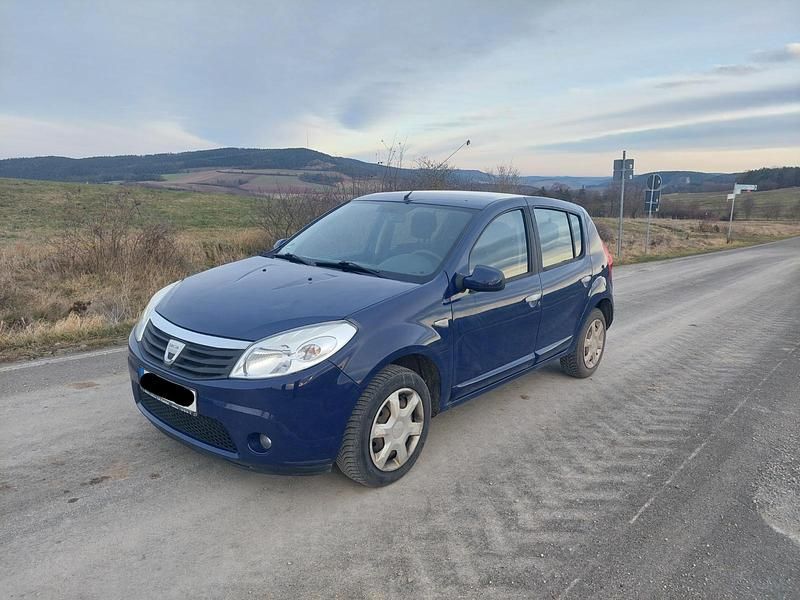 Blau Gebraucht 2009 Dacia Sandero Lauréate Limousine | 1.100 € (Guter Preis) - Bild 1/4