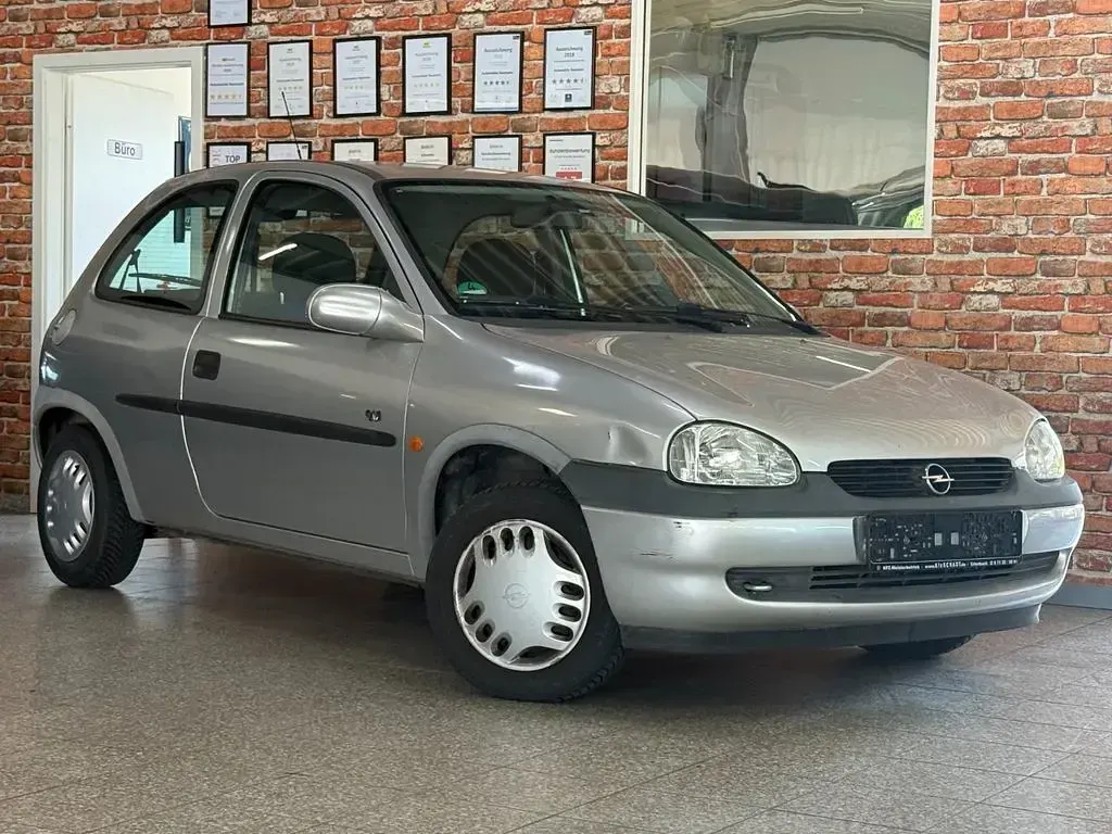 Gebraucht Opel Corsa 54 PS (39 kW) 1998 Silber Kleinwagen