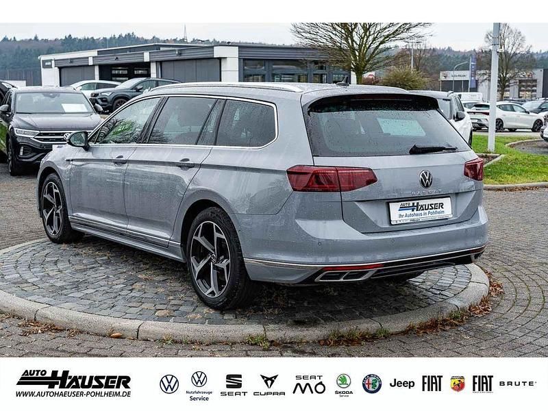 Gebraucht VW Passat R-line 190 PS (139 kW) 2023 Grau Kombi