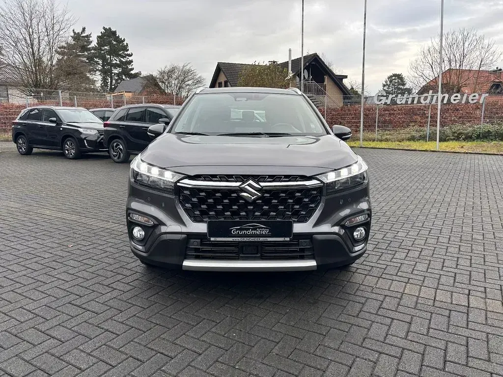 Gebraucht Suzuki SX4 S-Cross Comfort 129 PS (94 kW) 2023 Titan dark gray metallic (metallic) SUV
