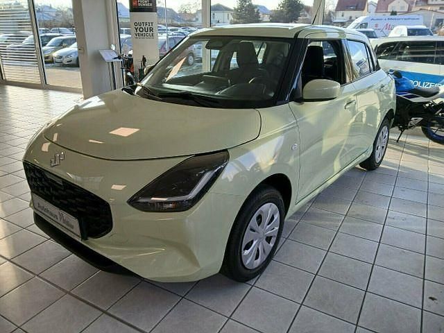 Neu Suzuki Swift Club 83 PS (61 kW) 2025 Gelb Kleinwagen