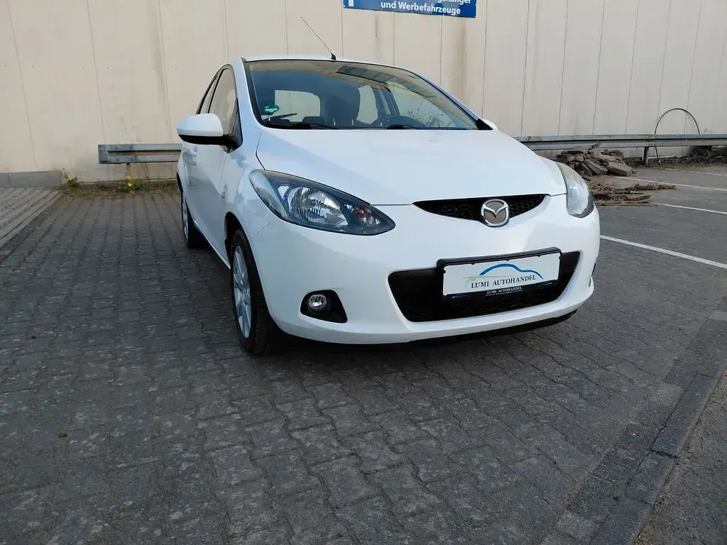 Usata Mazda 2 Independence 75 CV (55 kW) 2009 Bianco Utilitaria