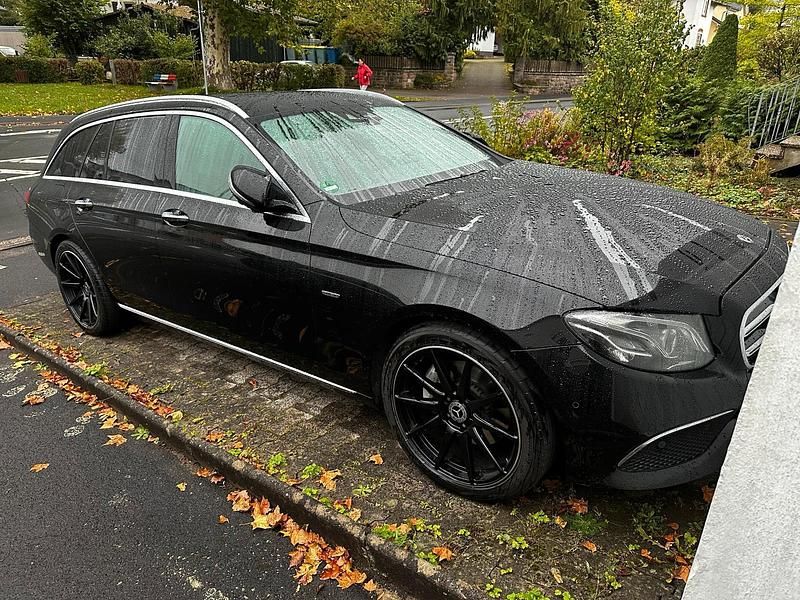 Gebraucht Mercedes E300 Avantgarde 245 PS (180 kW) 2019 Schwarz Kombi
