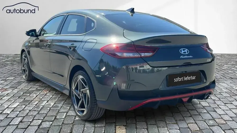 Neu Hyundai i30 140 PS (102 kW) 2026 Grün Limousine