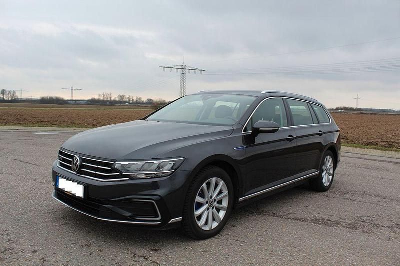 Gebraucht VW Passat GTE 156 PS (114 kW) 2021 Grau Kombi