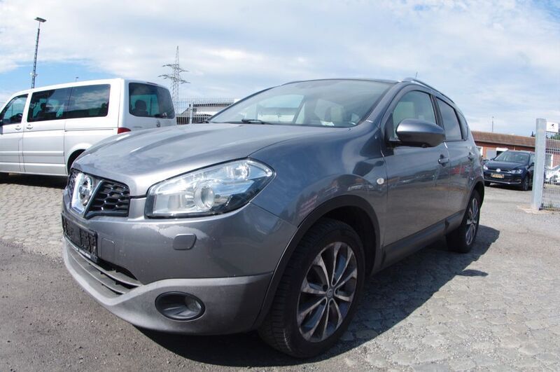 Grau Gebraucht 2013 Nissan Qashqai Tekna SUV | 5.999 € (Guter Preis) - Bild 1/4