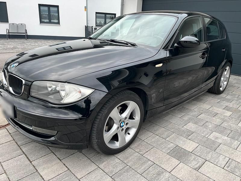 Gebraucht BMW 116 122 PS (89 kW) 2008 Schwarz Kleinwagen
