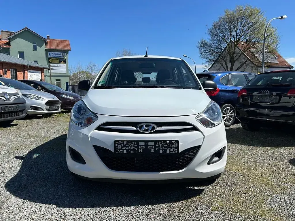 Gebraucht Hyundai i10 Edition 69 PS (50 kW) 2013 Weiß Kleinwagen