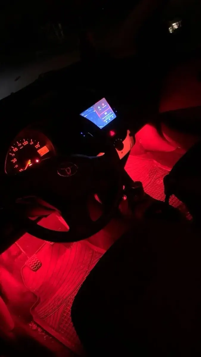 Gebraucht Toyota Aygo 67 PS (49 kW) 2007 Rot Kleinwagen