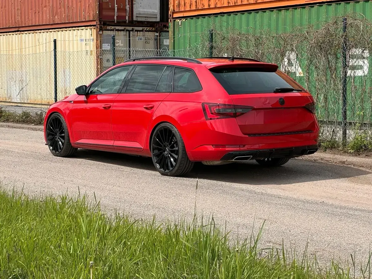 Gebraucht Skoda Superb SportLine 360 PS (264 kW) 2017 Rot Kombi